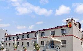 Super 8 By Wyndham Long Island City Lga Hotel