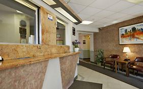 Super 8 By Wyndham Long Island City Lga Hotel